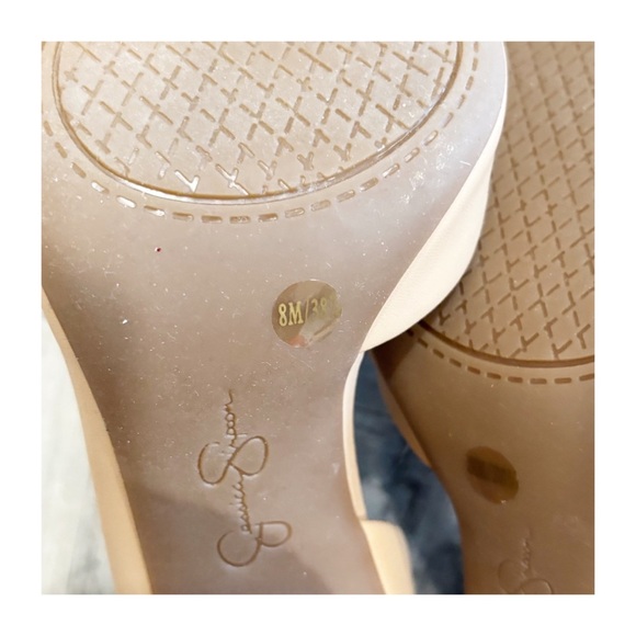 Jessica Simpson Elegant Nude Pumps - Picture 10 of 10